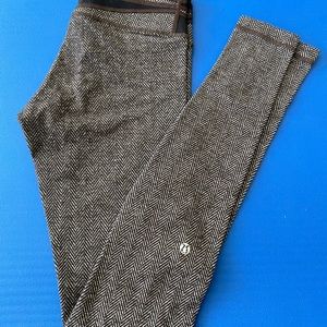 Lululemon legging size 4